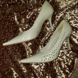Cream Nine West Pumps